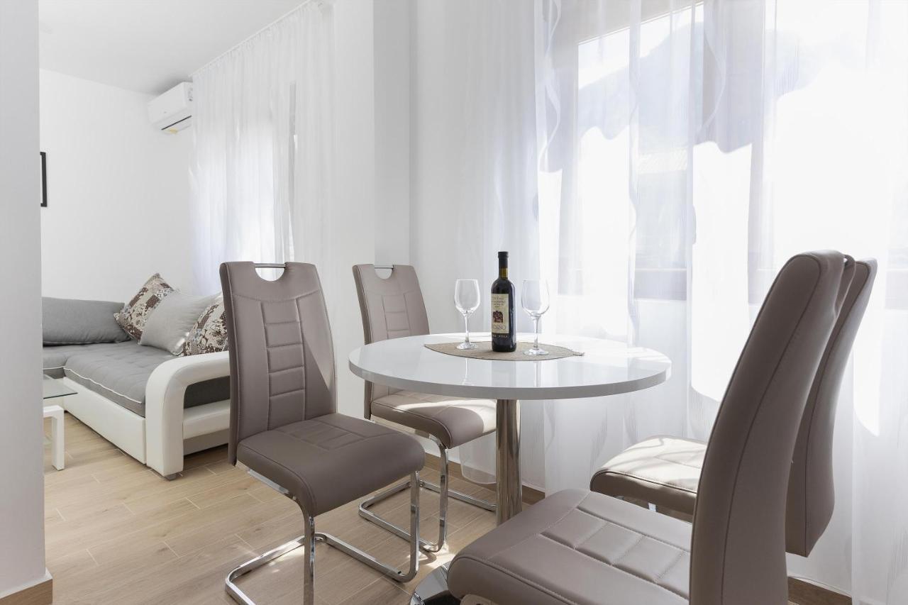 Apartment Muo Sea Front