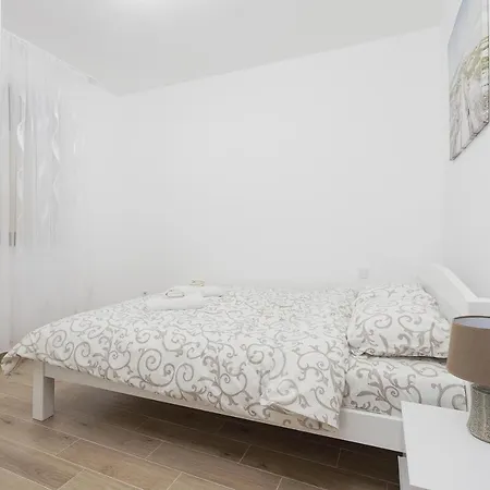 Muo Sea Front Apartments 科托尔 外观 照片