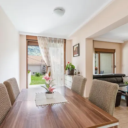 Muo Sea Front Apartments 科托尔 外观 照片