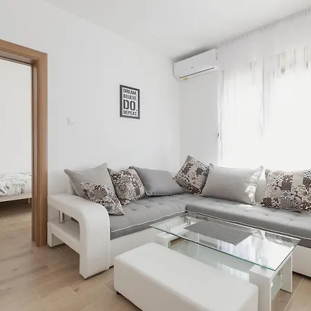 Muo Sea Front Apartments 科托尔 外观 照片