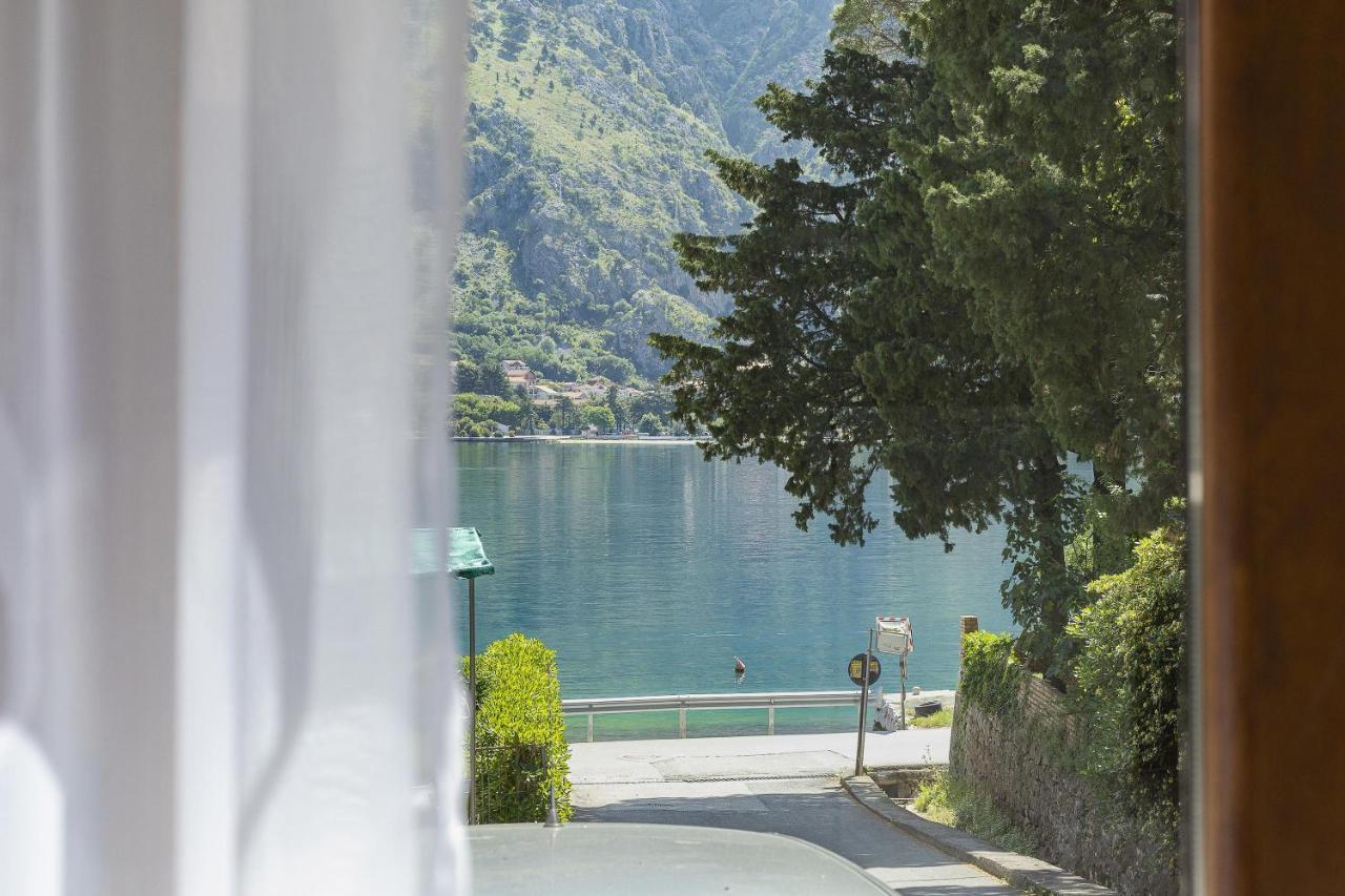 Muo Sea Front Apartment Kotor