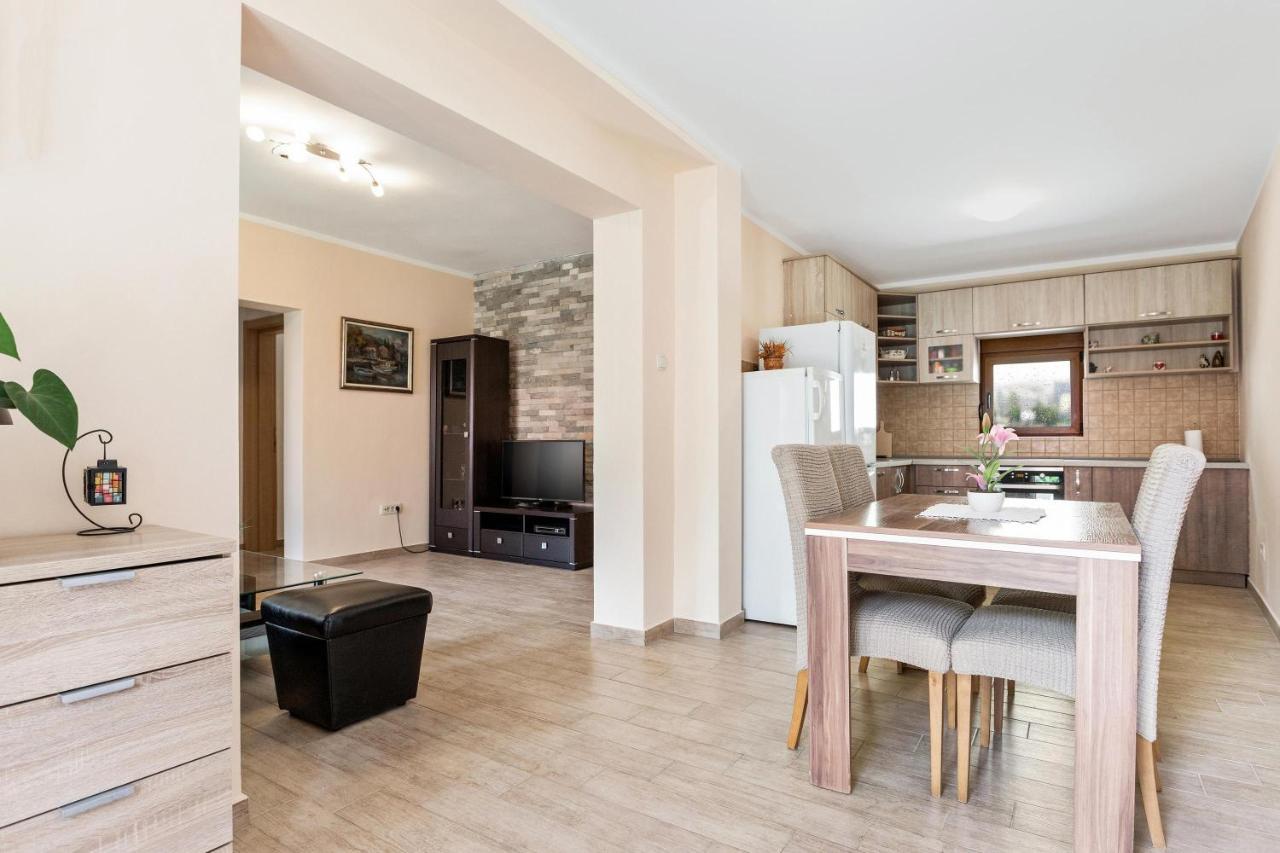 Muo Sea Front Apartment Kotor